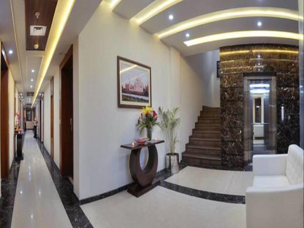 Hotel Seven Hills Tower Agra  Room photo