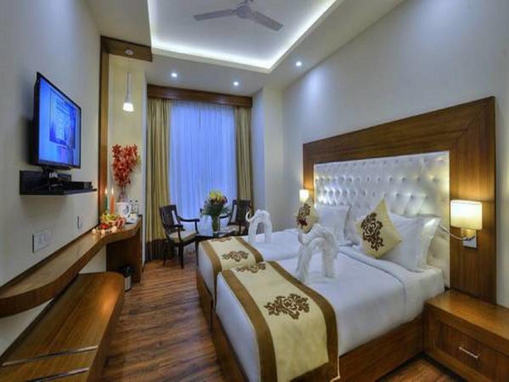 Hotel Seven Hills Tower Agra  Room photo