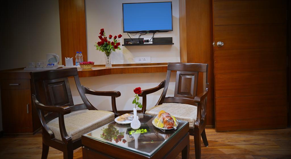 Hotel Seven Hills Tower Agra  Exterior photo