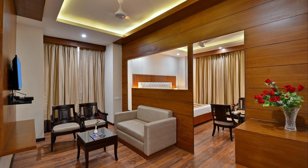 Hotel Seven Hills Tower Agra  Exterior photo