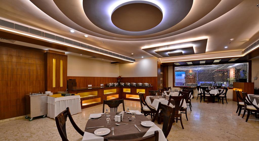 Hotel Seven Hills Tower Agra  Exterior photo