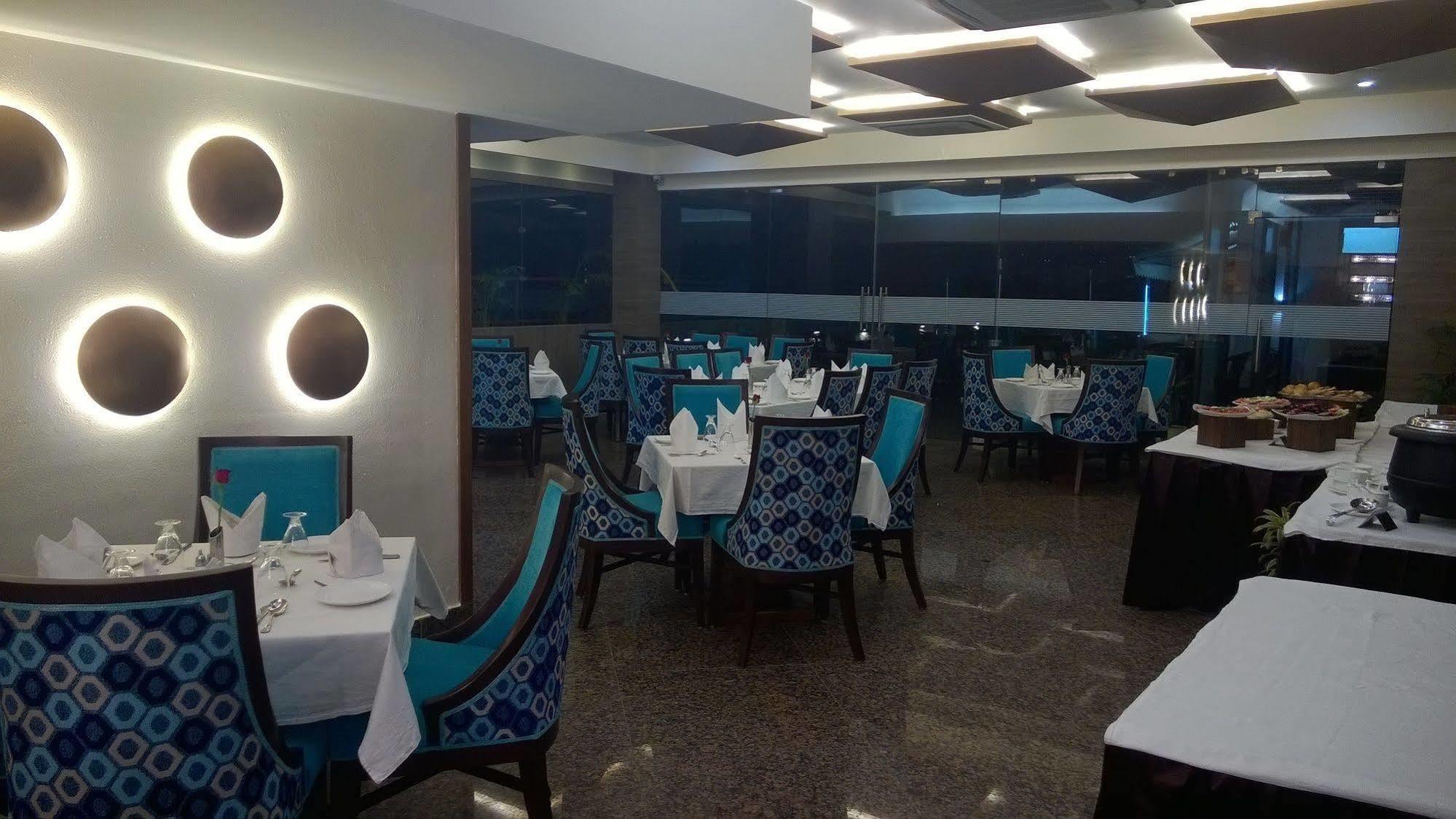 Hotel Seven Hills Tower Agra  Exterior photo