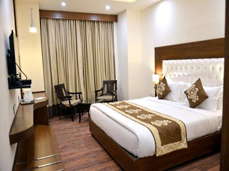 Hotel Seven Hills Tower Agra  Exterior photo